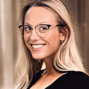 Meet your Posher, Brooke